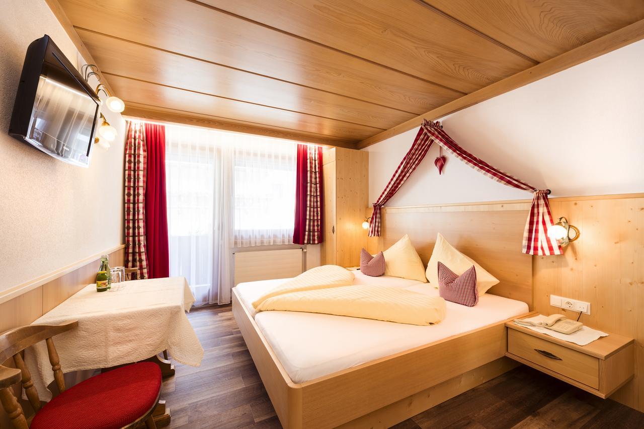 Hotel Angelika Нойщифт им Щубайтал Екстериор снимка
